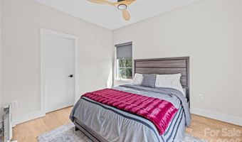 3020 Cobbs Hill Rd, Charlotte, NC 28205