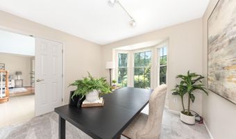 5521 Lohr Lake Dr, Ann Arbor, MI 48108