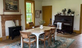 382 S Main St, Alburgh, VT 05440