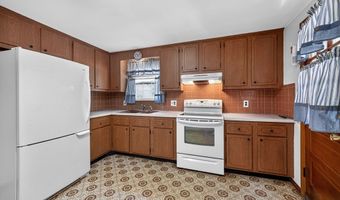 1 Ridgeway Ave, Billerica, MA 01821