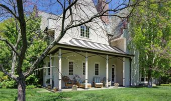 14 Leroy Ave, Newport, RI 02840
