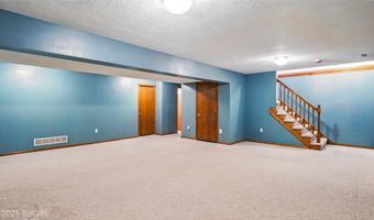 708 13th St SW, Altoona, IA 50009