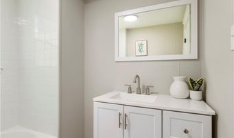 40 Lima St, Warwick, RI 02889