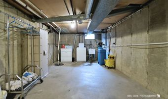 20 W371 Diversey Ave, Addison, IL 60101