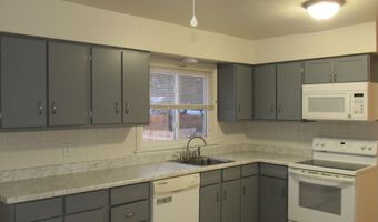 34 B Commodore St, Albany, NY 12205