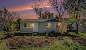 4 Burlingame Ct, Ann Arbor, MI 48108