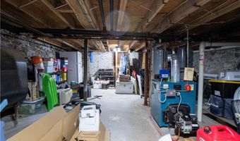 14 Lee Ave, Newport, RI 02840