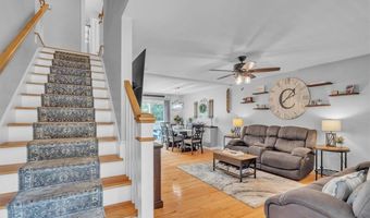 58 Benefit St, Warwick, RI 02886