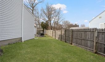 4 Halsey Ave, Middletown, RI 02842