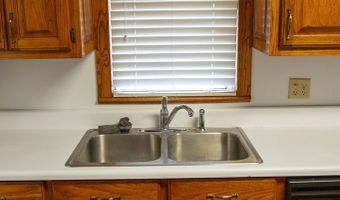 298 S Main St, Baxley, GA 31513