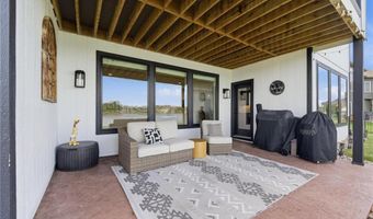4261 Lakeshore Dr, Basehor, KS 66007