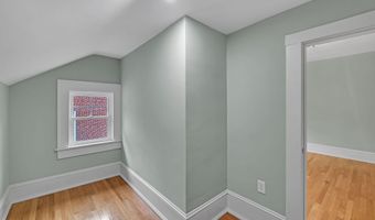 263 NE Oak Hill St, Abingdon, VA 24210