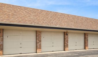 1217 S Old Wilke Rd 101, Arlington Heights, IL 60005