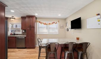 6 Eldorado Dr, Johnston, RI 02919