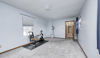 555 Hyannis Dr, Avon, IN 46123