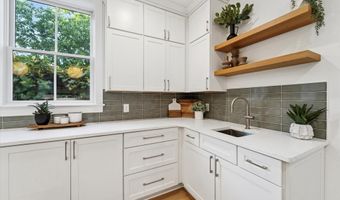 25 N RIDGE Ave B, Ambler, PA 19002