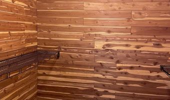 8415 SPICEWOOD Ct, Annandale, VA 22003