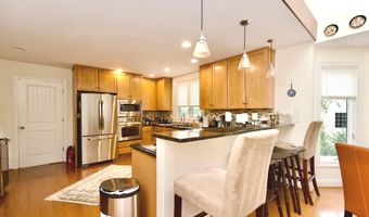 8312 UPPER SPRING Ln, Annandale, VA 22003