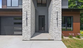 2257 E SHORE Dr, Green Bay, WI 54302