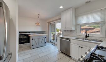 1233 N Hickory Trl, Addison, IL 60101