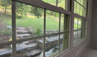 2807 Edgewood Dr, Altoona, PA 16602