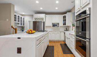 42855 CHATELAIN Cir, Ashburn, VA 20148