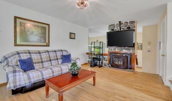 11 Watch Hill Cir 11, Cromwell, CT 06416