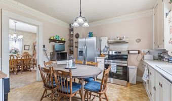 1101 E 10th St, Anderson, IN 46012