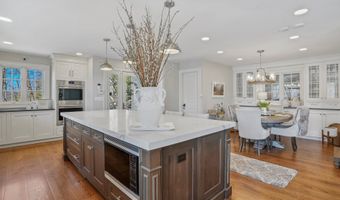 11 Driftwood Rd, Danbury, CT 06811