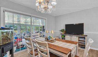7 Alton Ct, Toms River, NJ 08757