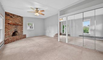 340 Hillcrest Blvd, Ballwin, MO 63021