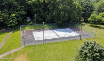 9 University Pl, Amsterdam, NY 12010