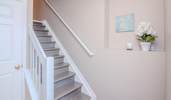 1892 Lindsay Ln, Ann Arbor, MI 48104