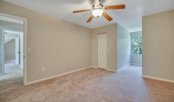 24 Chesterfield Lake Dr, Beaufort, SC 29906