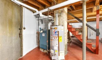 381 Auburn St, Cranston, RI 02910