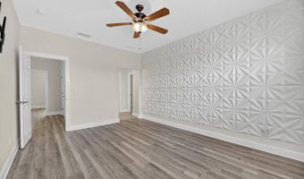 123 Aberdeen Pond Dr, Apollo Beach, FL 33572
