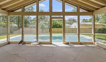 8246 Windcombe Blvd, Indianapolis, IN 46240
