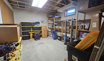 512 W Melgaard Rd, Aberdeen, SD 57401
