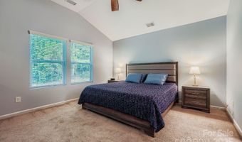 1305 Lauren Village Dr, Charlotte, NC 28213