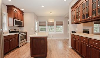 11 Mountain Rd, Bedford, NH 03110