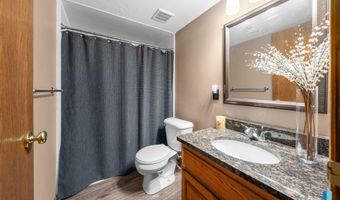 116 W Birchwood Dr, Brandon, SD 57005