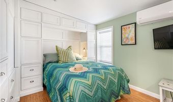 6 Macalder St, Narragansett, RI 02882