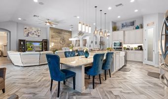 7702 PARADISO Dr, Apollo Beach, FL 33572