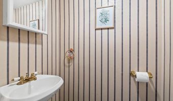 5 ELNA Ct, Bayonne, NJ 07002