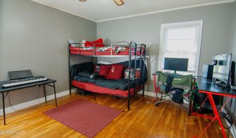 105 Park St, Batesville, MS 38606