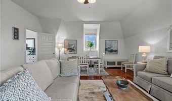 434 Bellevue Ave 3A, Newport, RI 02840