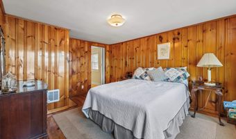 42 Brewster Rd, Barnstead, NH 03225
