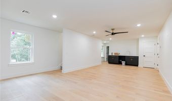 4 Lauder Cir, Bella Vista, AR 72715
