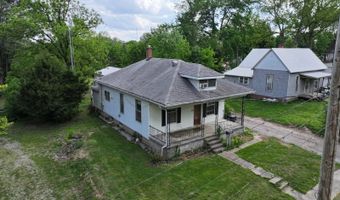135 E Pine St, Albion, IL 62806