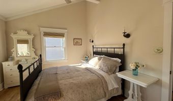 204 CORAL St, Beach Haven, NJ 08008